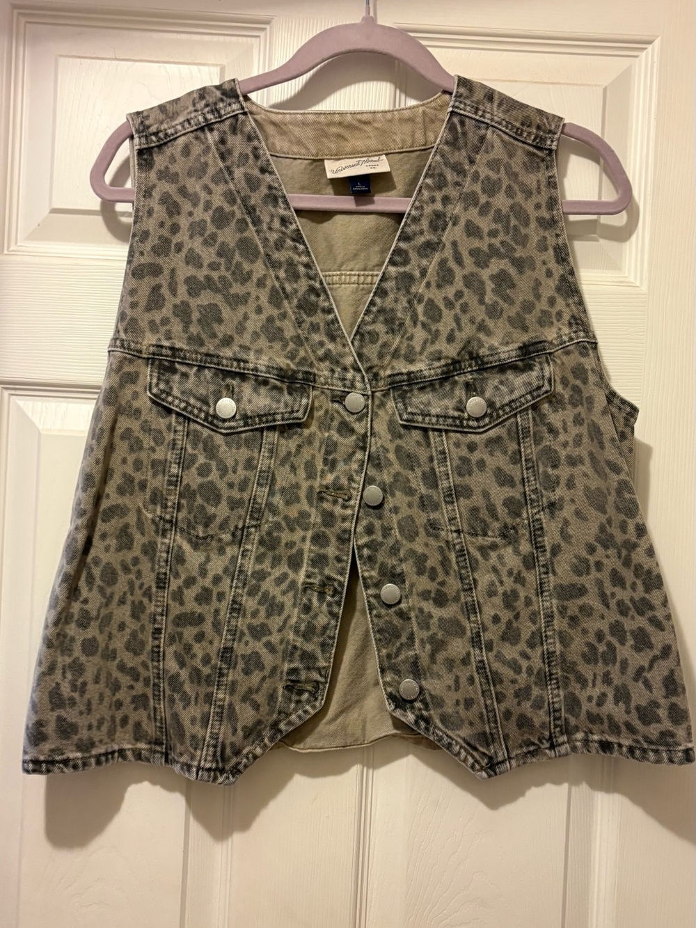Universal Thread Gray Leopard Print Denim Vest